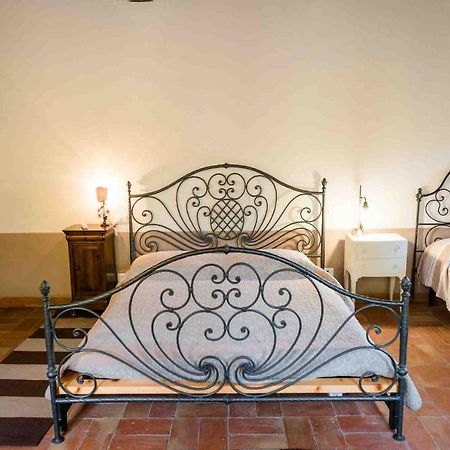Agriturismo Bio Fattoria Di Pietra Giuncarico Екстер'єр фото