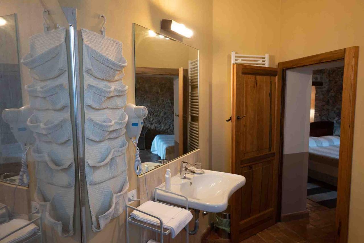 Agriturismo Bio Fattoria Di Pietra Giuncarico Екстер'єр фото
