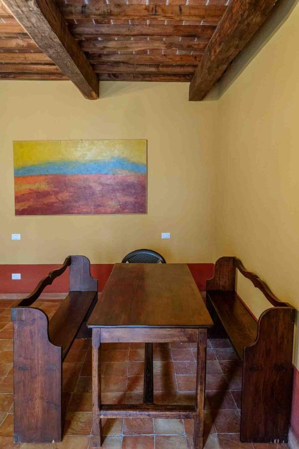 Agriturismo Bio Fattoria Di Pietra Giuncarico Екстер'єр фото