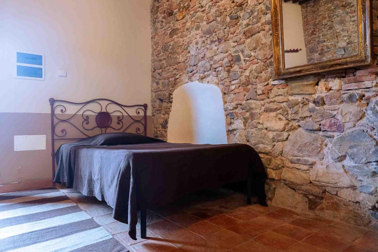Agriturismo Bio Fattoria Di Pietra Giuncarico Екстер'єр фото
