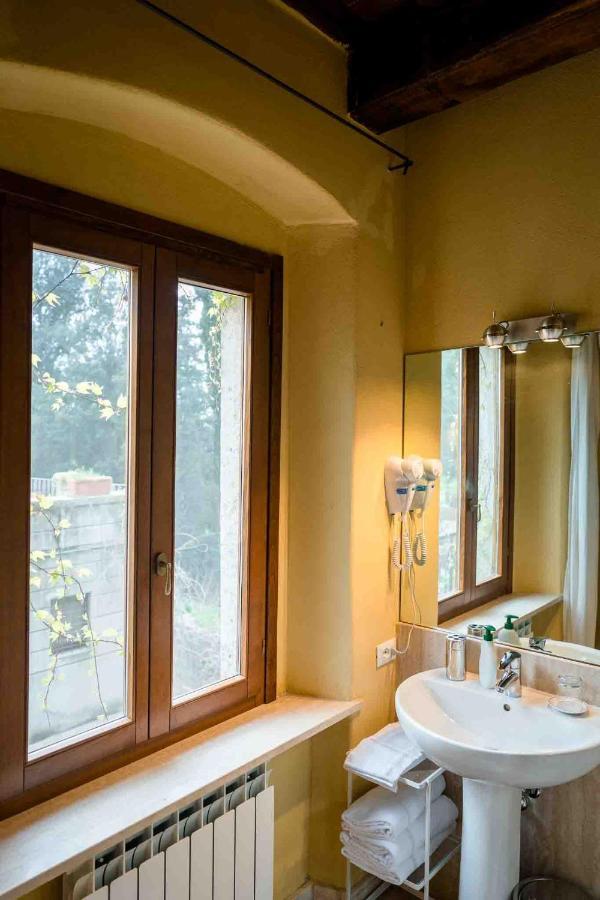 Agriturismo Bio Fattoria Di Pietra Giuncarico Екстер'єр фото