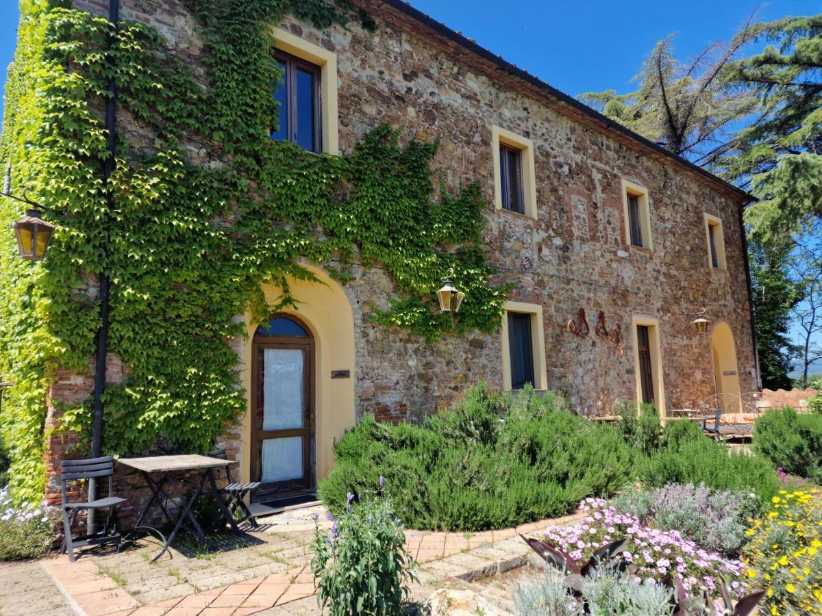 Agriturismo Bio Fattoria Di Pietra Giuncarico Екстер'єр фото