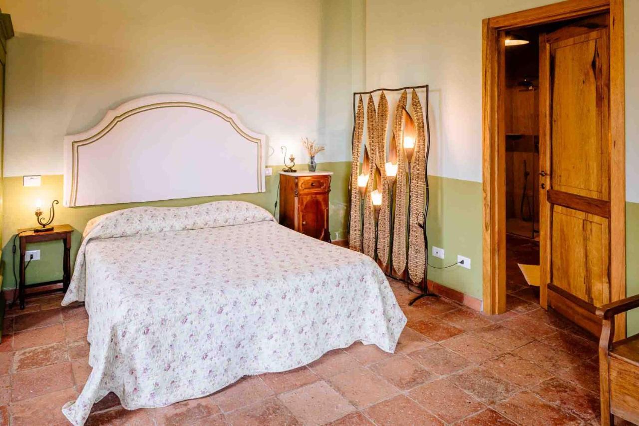 Agriturismo Bio Fattoria Di Pietra Giuncarico Екстер'єр фото