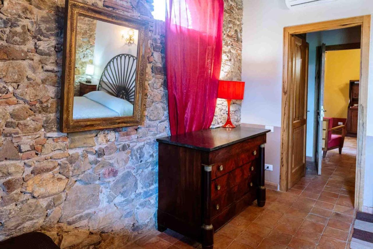 Agriturismo Bio Fattoria Di Pietra Giuncarico Екстер'єр фото