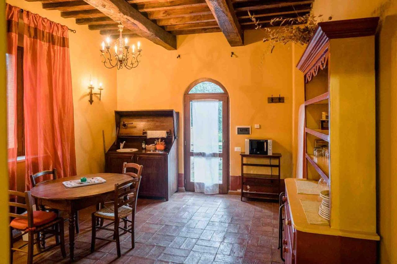 Agriturismo Bio Fattoria Di Pietra Giuncarico Екстер'єр фото