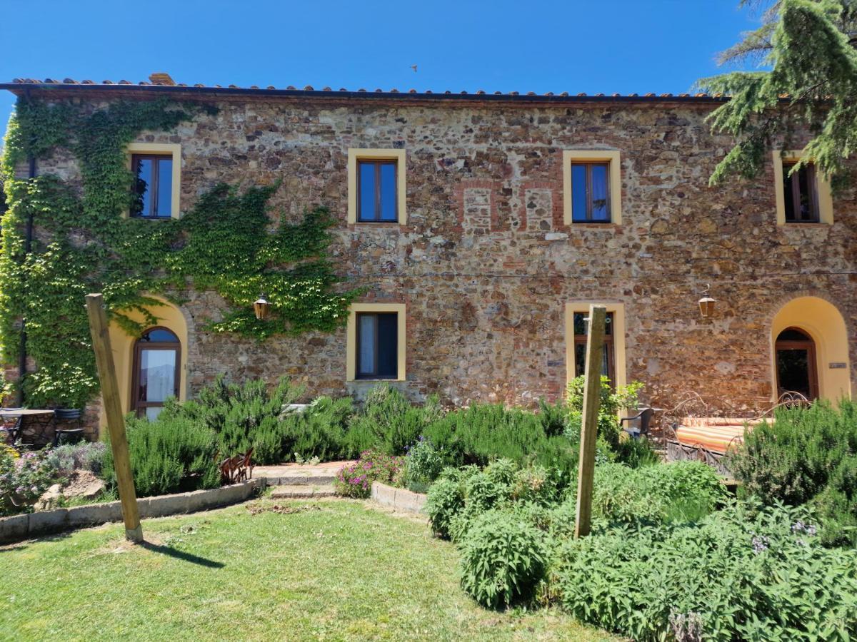 Agriturismo Bio Fattoria Di Pietra Giuncarico Екстер'єр фото