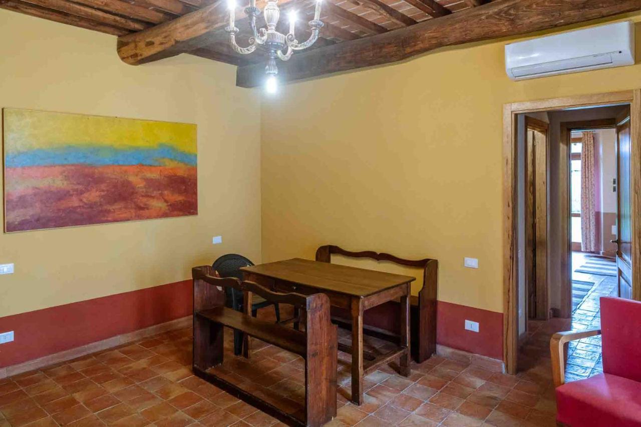 Agriturismo Bio Fattoria Di Pietra Giuncarico Екстер'єр фото