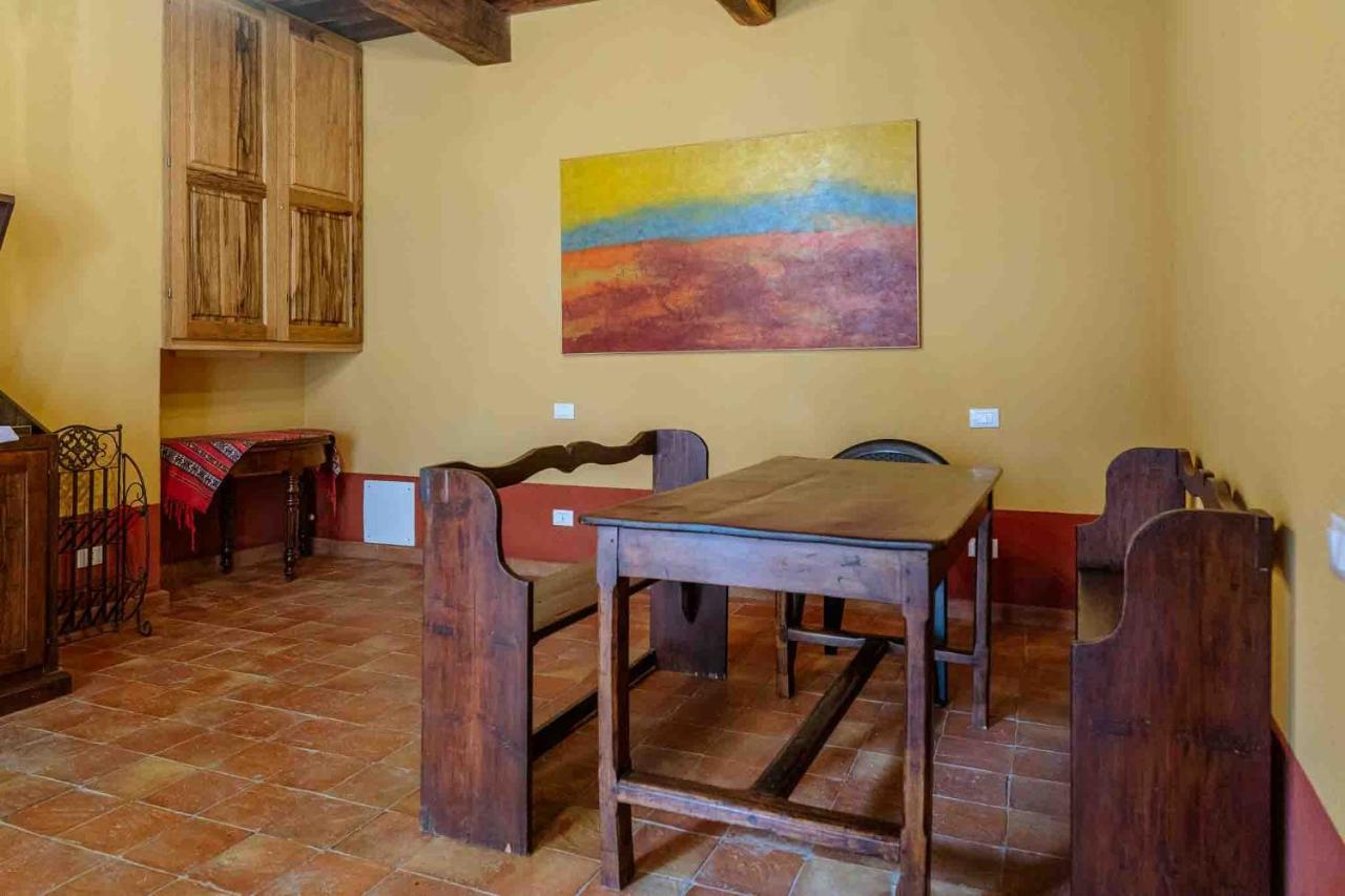 Agriturismo Bio Fattoria Di Pietra Giuncarico Екстер'єр фото