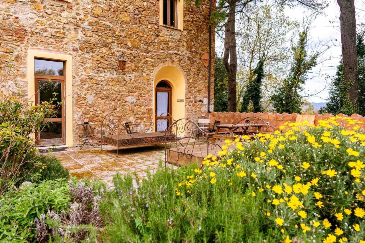 Agriturismo Bio Fattoria Di Pietra Giuncarico Екстер'єр фото