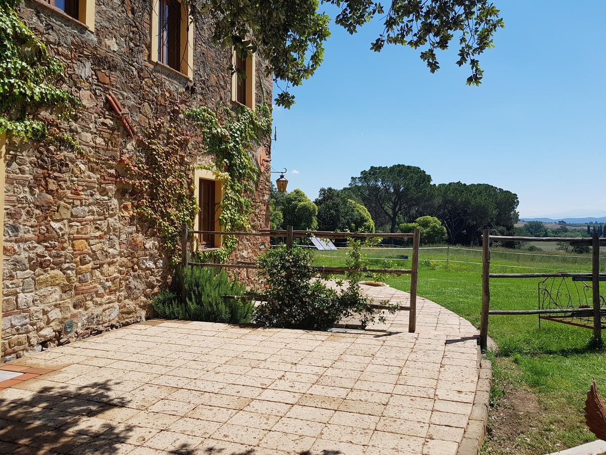 Agriturismo Bio Fattoria Di Pietra Giuncarico Екстер'єр фото